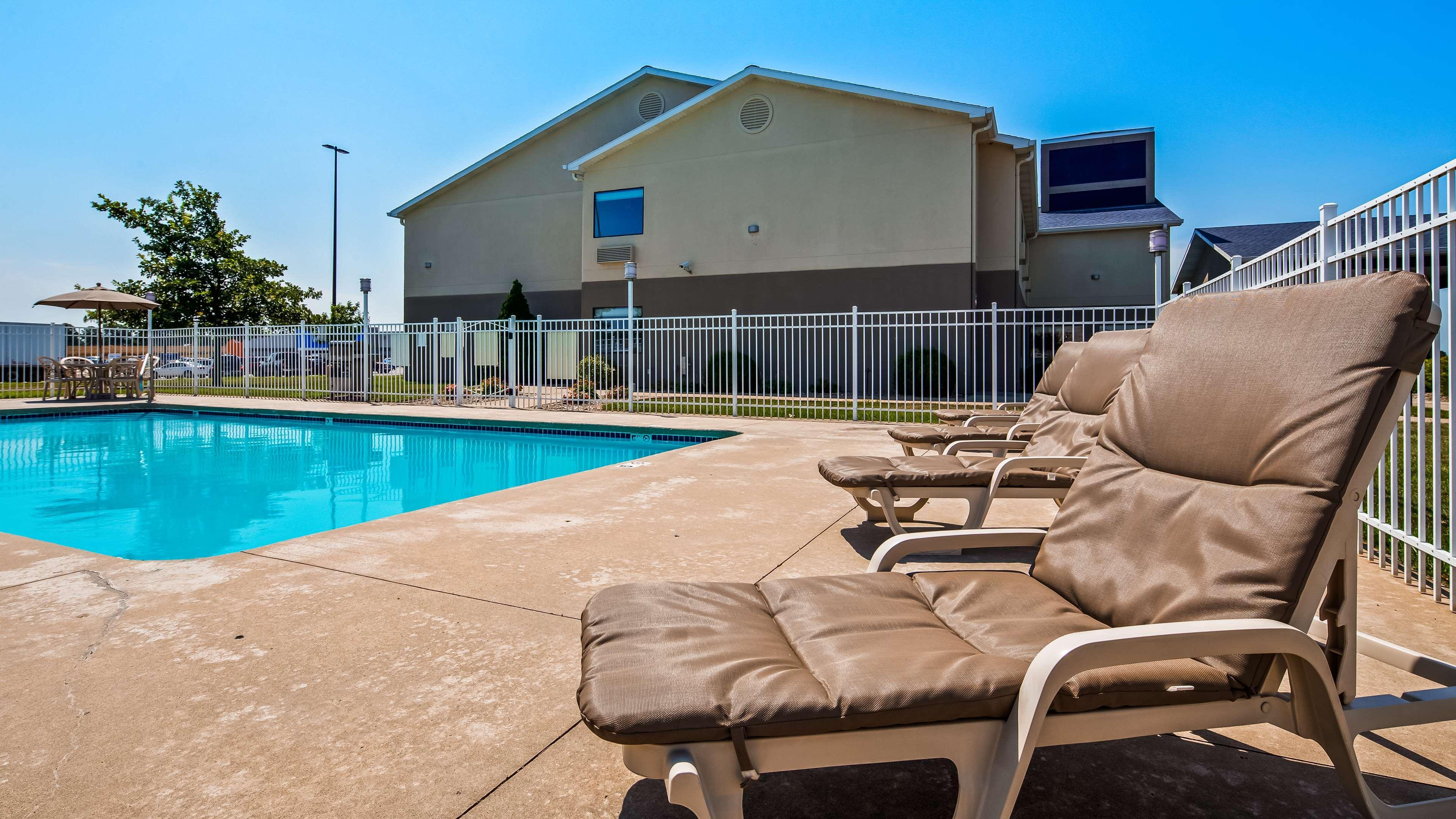 Best Western Brookfield Екстер'єр фото